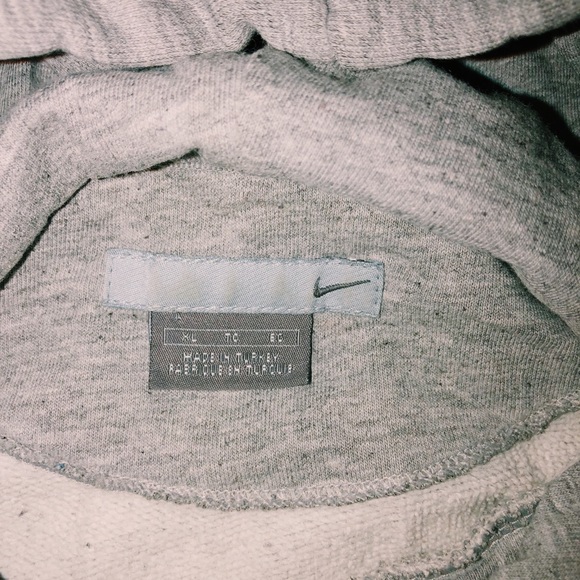 super oversized and cropped nike sweatshirt!!! - Picture 3 of 3